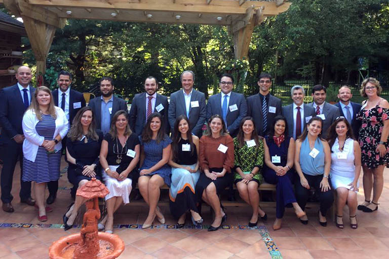 Claudia Avellaneda and a group of LEAP students 